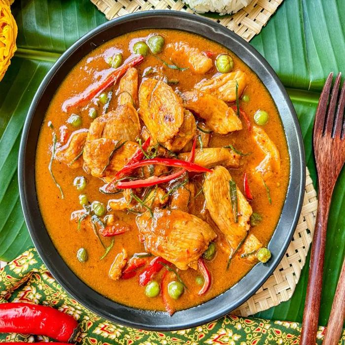 Panang chicken curry (kaeng panang gai) recipe