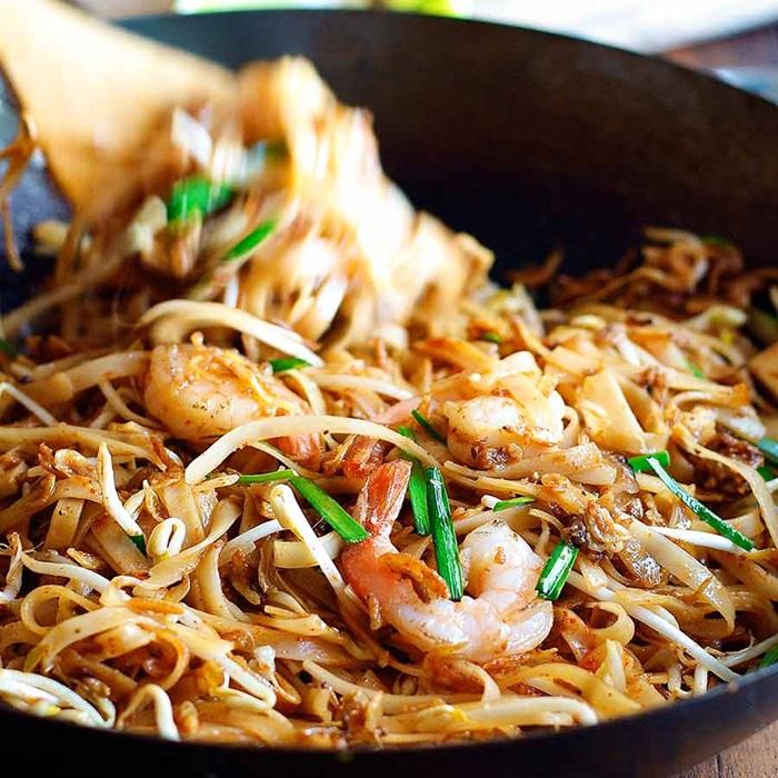 Spicy Thai prawn noodles recipe