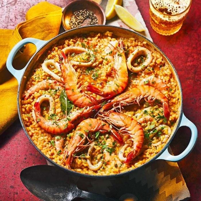 Arroz con gambas y calamar recipe