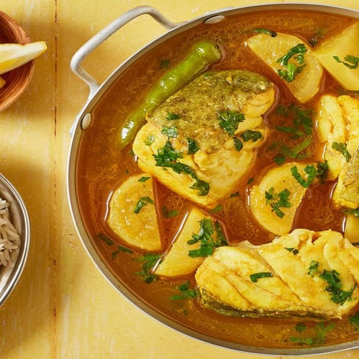 Bangladeshi fish curry with daikon recipe