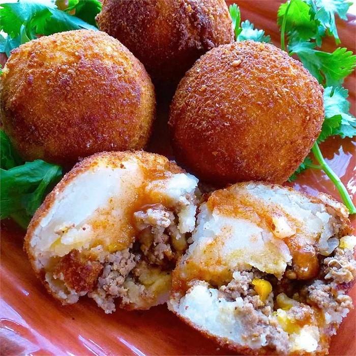 Colombian Style Stuffed Potatoes recipe